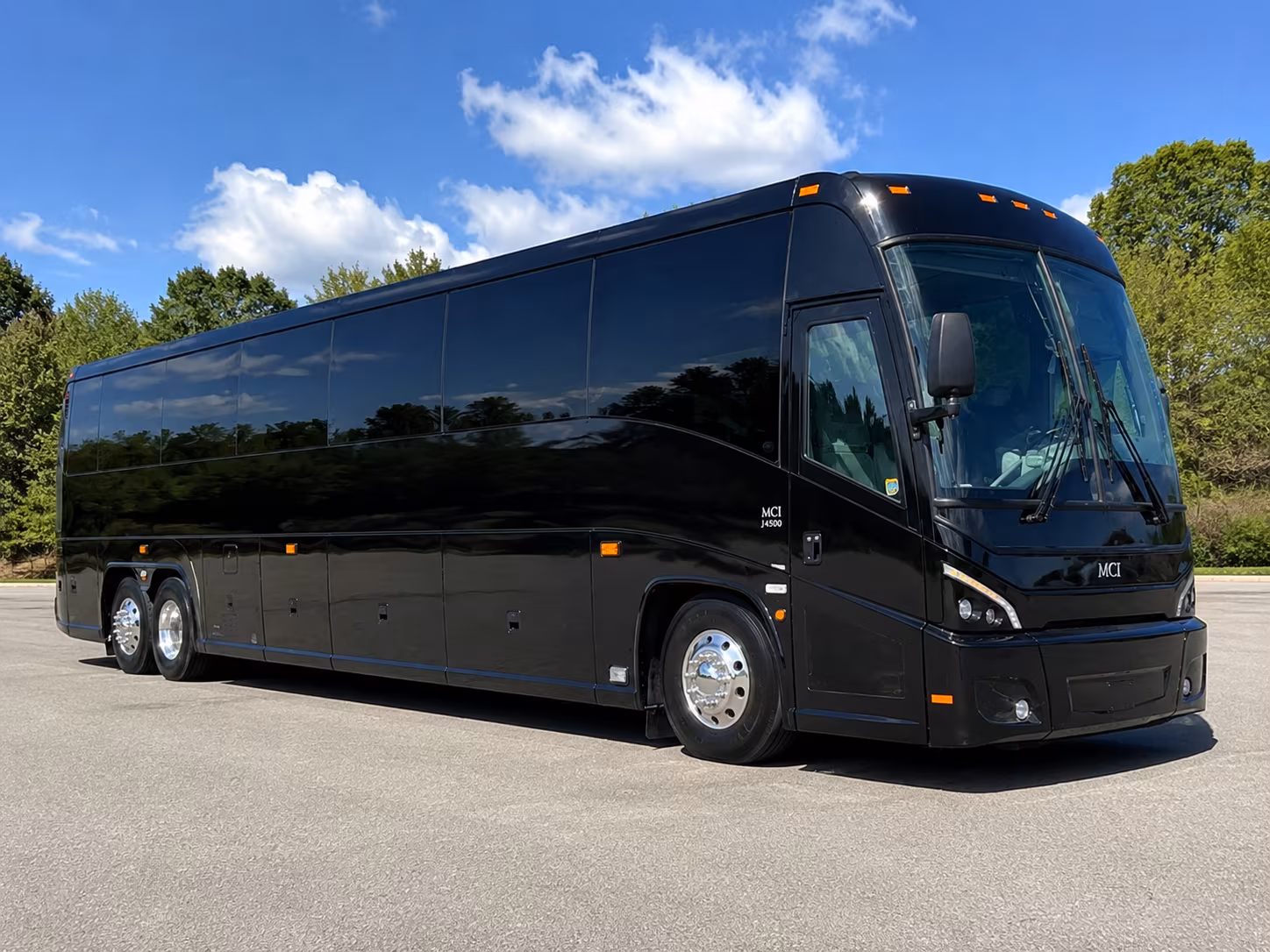 shuttle your wedding guests between yuba city hotels and your venue
